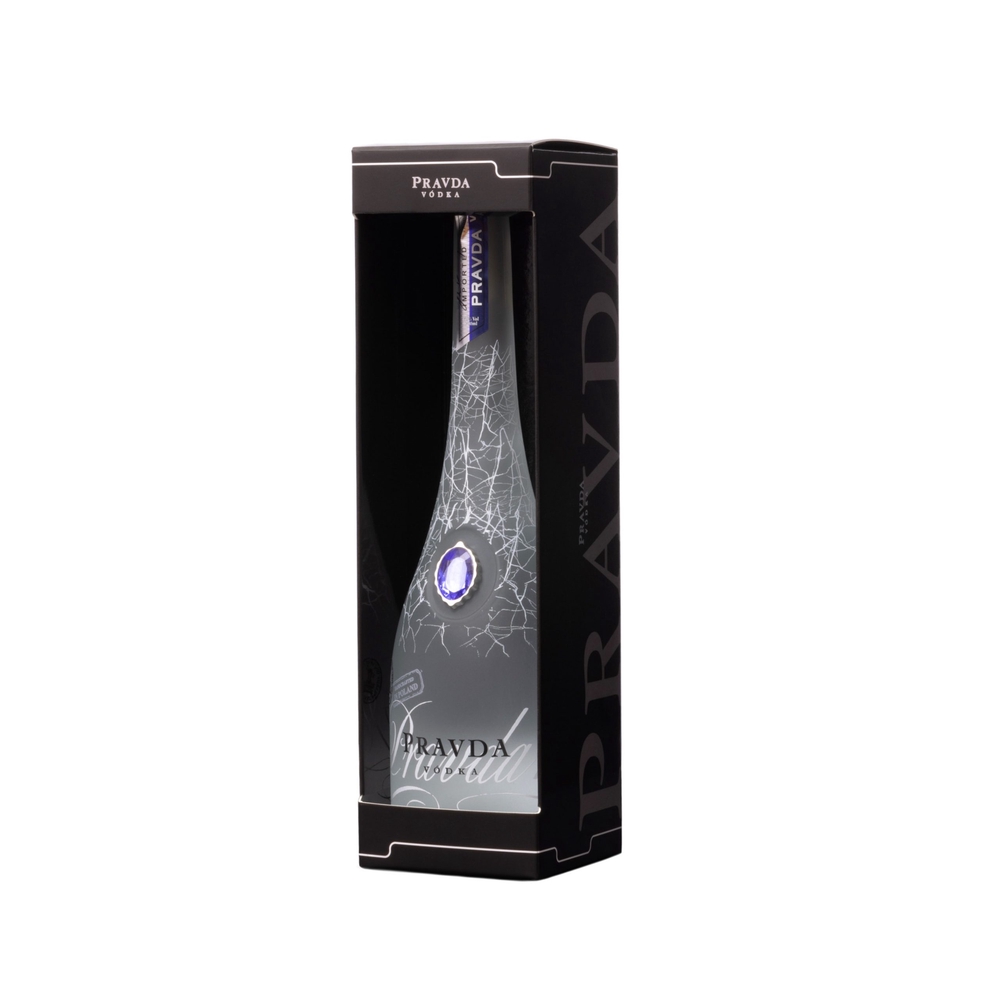 Wódka Pravda Czarny Kartonik 40% 700 ml