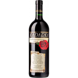 Wino Kadarka z różą 10,5 % czerwone półsłodkie 1000 ml