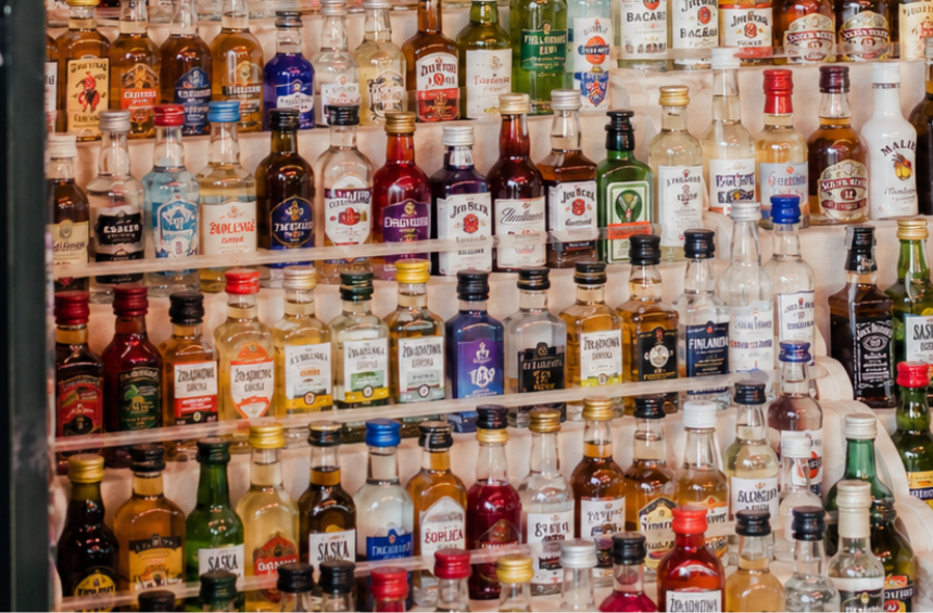 Podwyżka opłaty od małpek i zmiany w akcyzie na alkohol